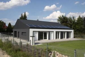 izodom referencje dom enerooszczedny z fotowoltaika