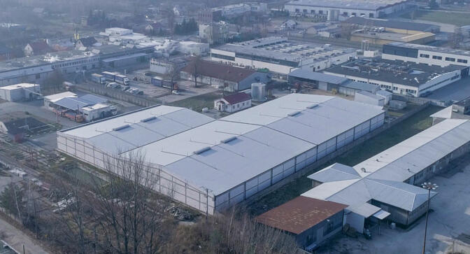 izodom magazyn centralny na terenie siedziby firmy w Zdunskiej Woli